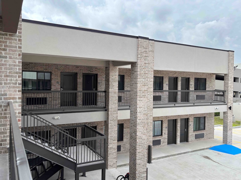 Studio 6 Humble, TX, 5932 Humble, Humble