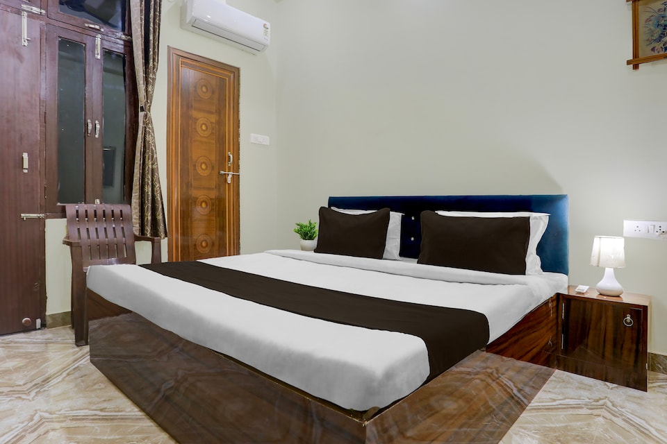 SPOT ON Rajshree Homestay Varanasi, Lanka, Varanasi