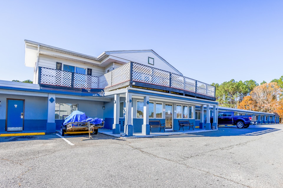 Whispering Pines by Hotel O Whitestone VA, White Stone, VA, White Stone, VA