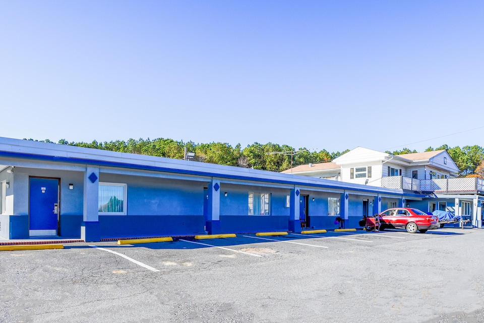 Whispering Pines by Hotel O Whitestone VA, White Stone, VA, White Stone, VA