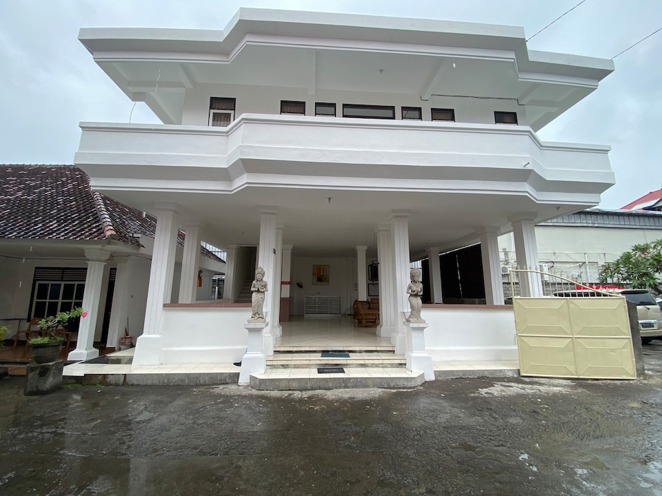 Hotel O Puri Queen Dua, Denpasar, Bali