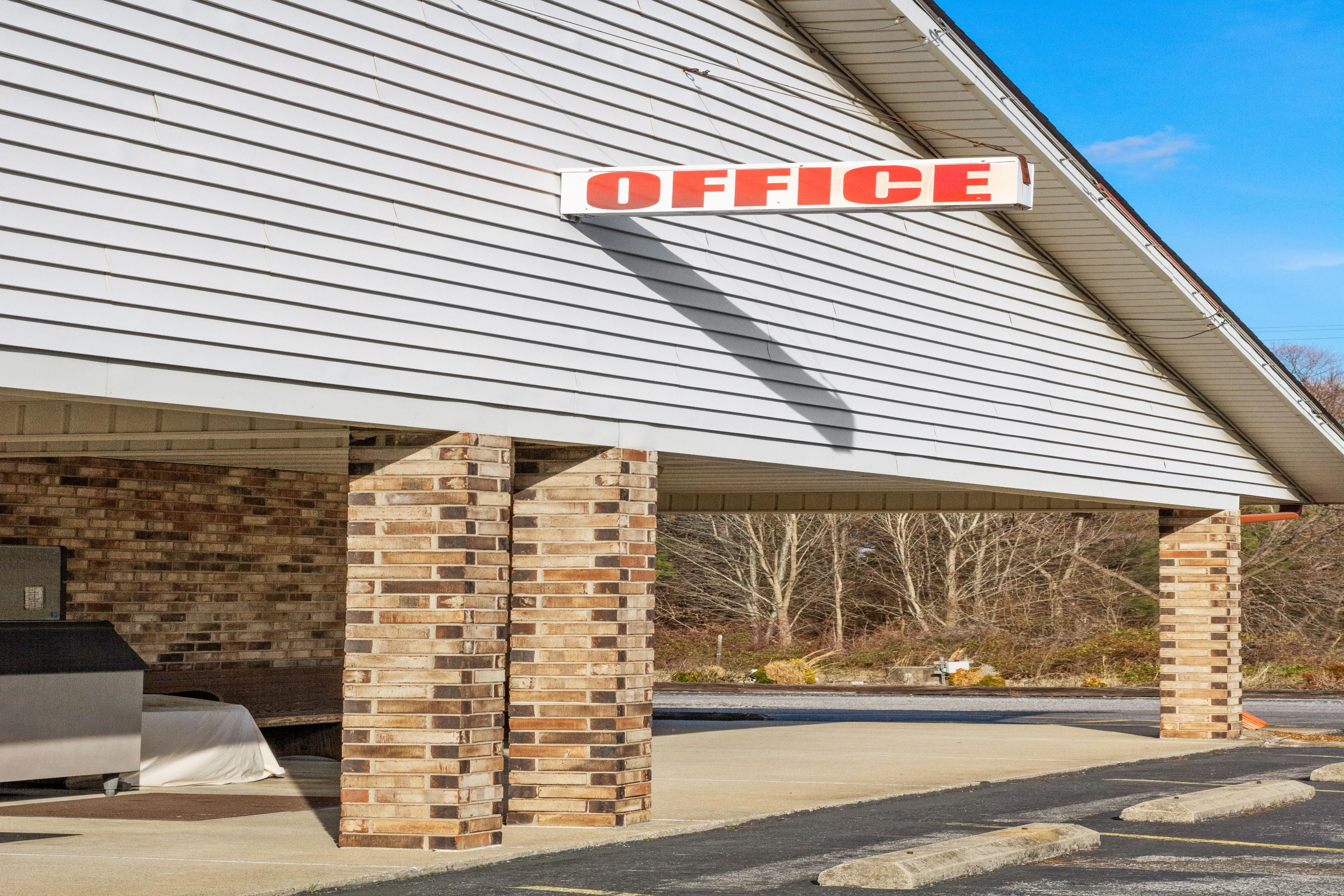 Budget Host Inn by Hotel O Portland near I-65, OYO Hotels Portland