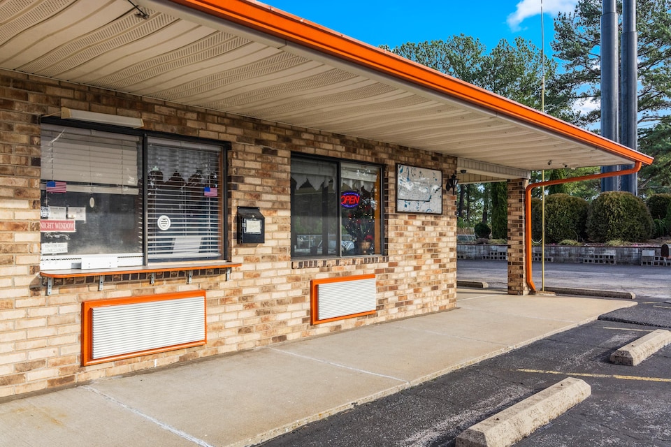 Budget Host Inn by Hotel O Portland near I-65, Portland TN, Portland TN