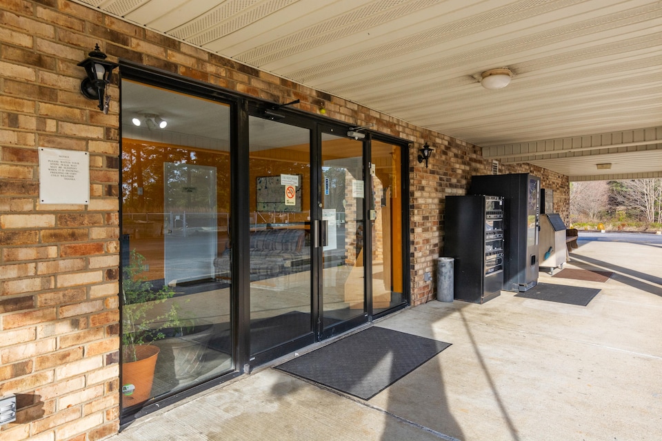 Budget Host Inn by Hotel O Portland near I-65, Portland TN, Portland TN