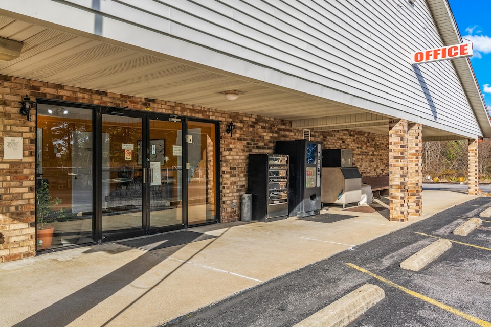 Budget Host Inn by Hotel O Portland near I-65, Portland TN, Portland TN