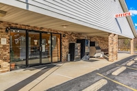 Budget Host Inn by Hotel O Portland near I-65