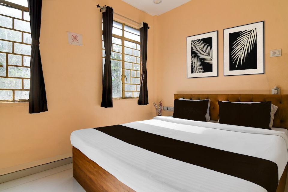 Hotel O New Hotel Philips Sealdah Railway Station, Sealdah Kolkata, Kolkata