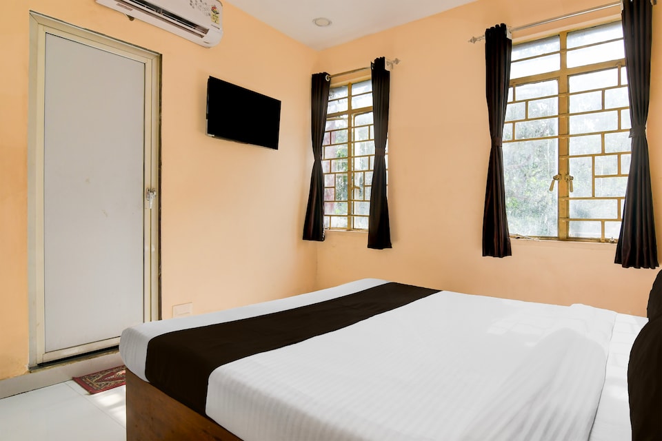 Hotel O New Hotel Philips Sealdah Railway Station, Sealdah Kolkata, Kolkata