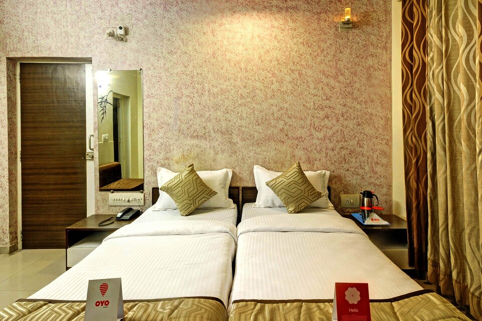 OYO 2396 Hotel Radiant, Ashram Road Ahmedabad, Ahmedabad