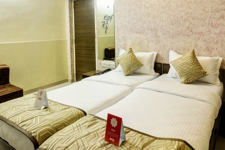 OYO 2396 Hotel Radiant, Ashram Road Ahmedabad, Ahmedabad