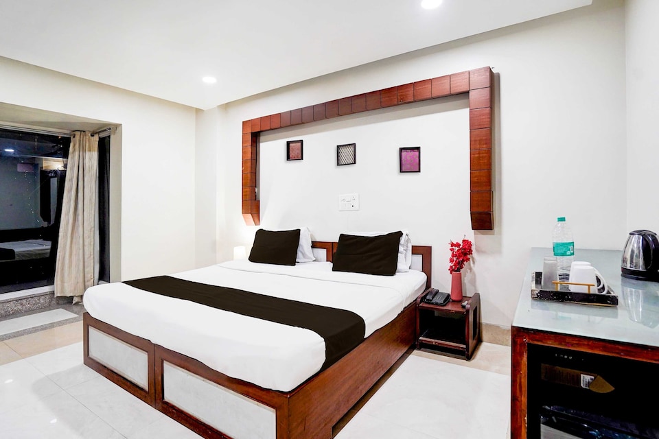 Collection O Sector 122 Noida, Noida City, Noida