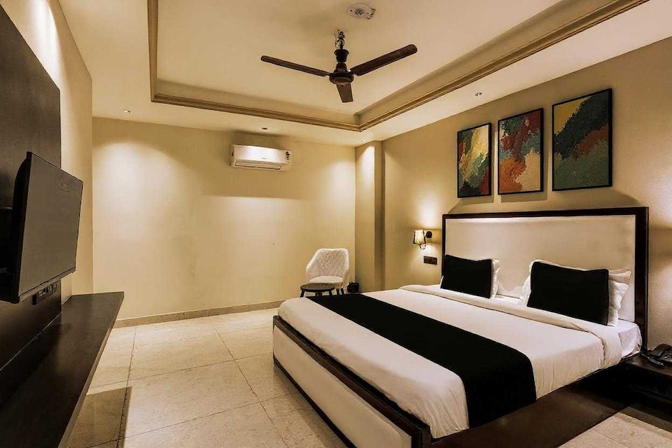 Collection O The NorthCap University, Cyber City, Gurgaon