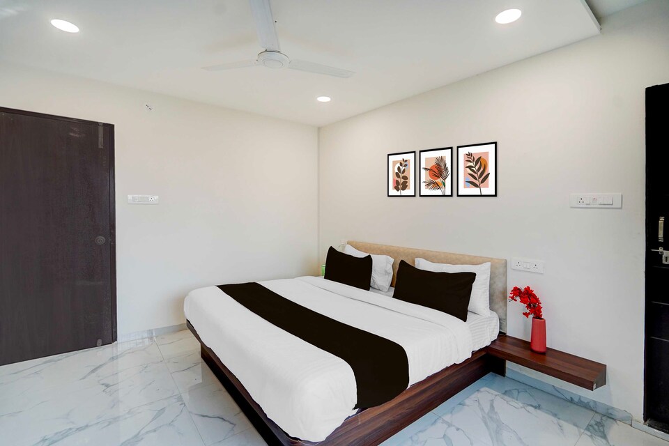 Hotel O Nagpur Chhatrapati Square Metro Station, Bus Stand Nagpur, Nagpur