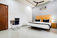 Collection O Umdanagar Railway Station