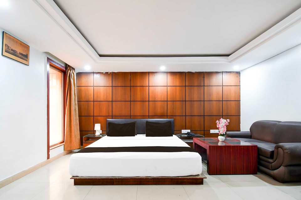 [Day Stay - 8 AM to 8 PM] Hotel O Dhanbad Centre Point Mall, Dhanbad, Dhanbad