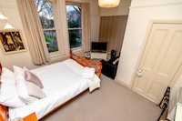 OYO Cornerstone Manor Hotel