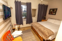 OYO Cornerstone Manor Hotel