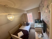 OYO Cornerstone Manor Hotel