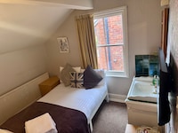 OYO Cornerstone Manor Hotel