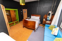 OYO Cornerstone Manor Hotel