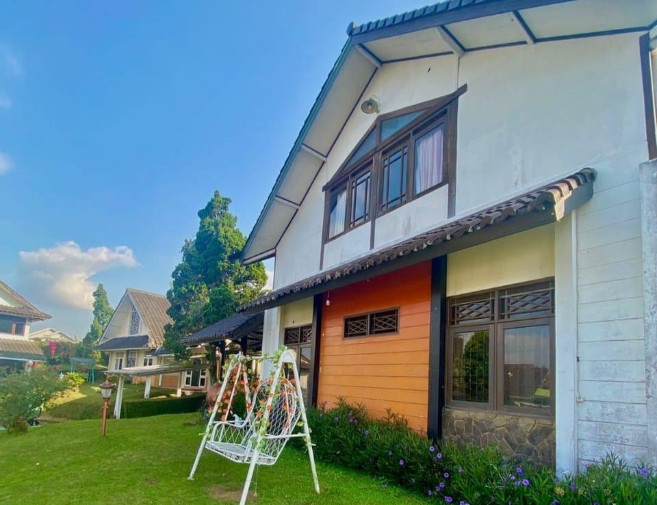 Hotel O Bougenville Resort, Cipanas, Cianjur