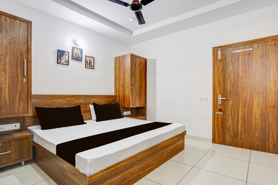 Hotel O Burj, Mall Road Bathinda, Bathinda