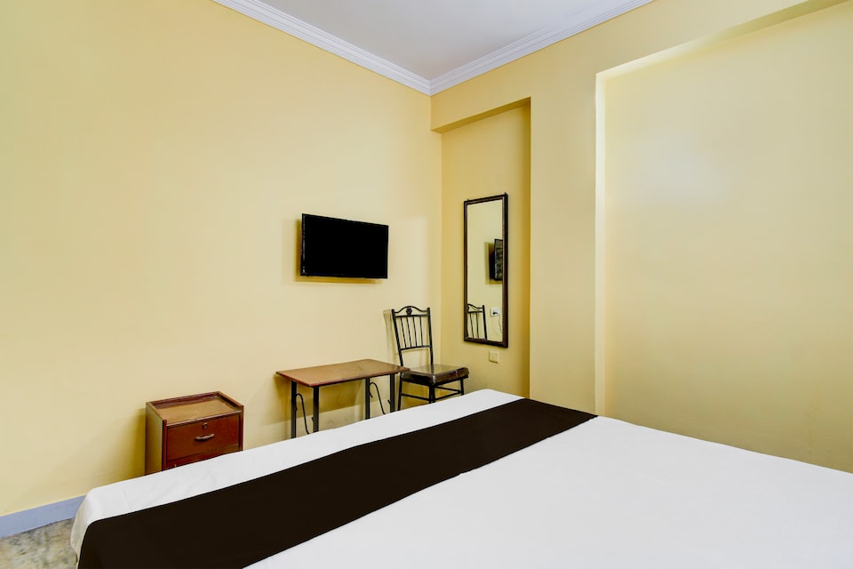 Hotel O New Star Lodge, Abids-Nampally, Hyderabad