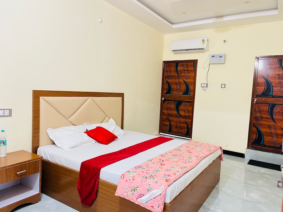 SPOT ON HOTEL SS PALACE, Fatehpur city, Fatehpur