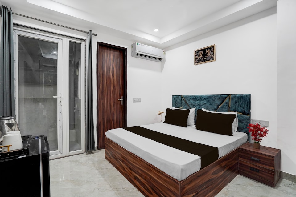 Hotel O RV Residency , Golf Course Road, Gurgaon