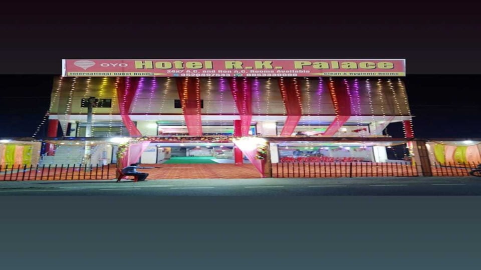 SPOT ON HOTEL RK PALACE, Fatehpur city, Fatehpur