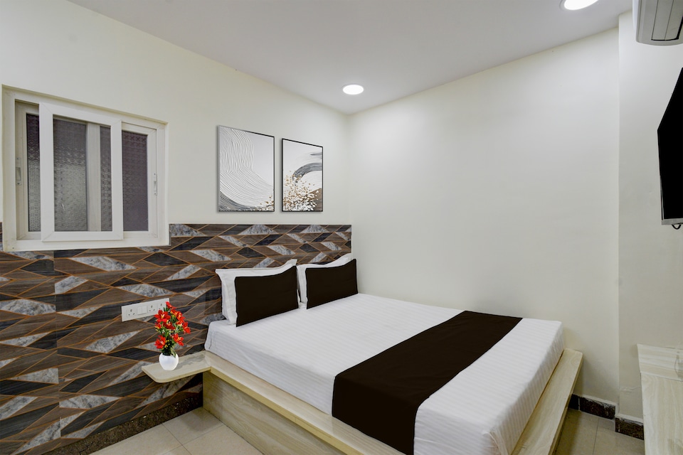 Super Hotel O Saibaba Temple Chintal Formerly Himagiri Luxury Room, LB Nagar-Ramoji, Hyderabad