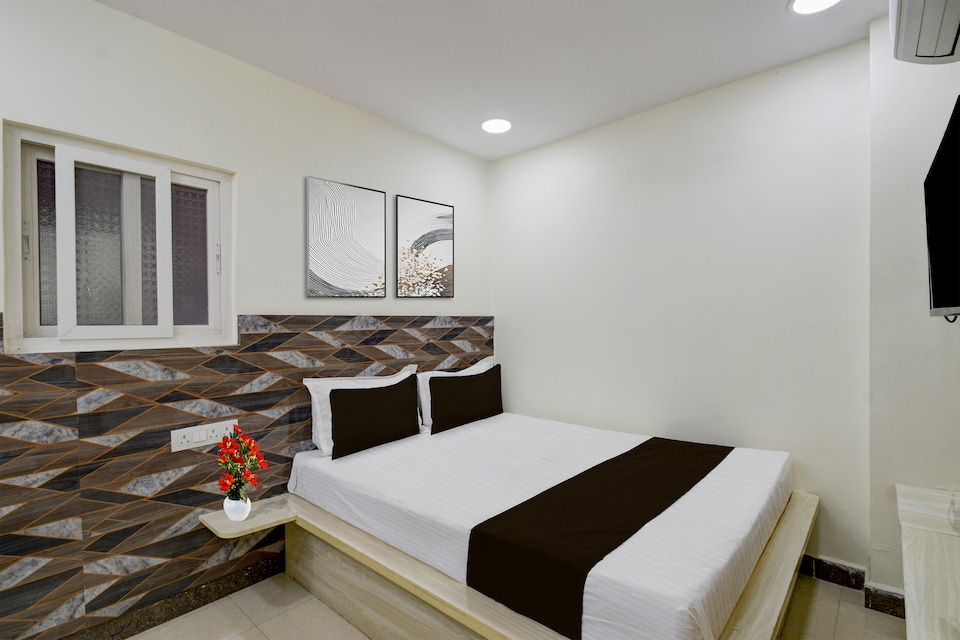 Super Hotel O Saibaba Temple Chintal Formerly Himagiri Luxury Room, LB Nagar-Ramoji, Hyderabad