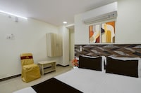 Super Hotel O Saibaba Temple Chintal Formerly Himagiri Luxury Room