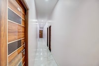 SPOT ON Golden Monarch