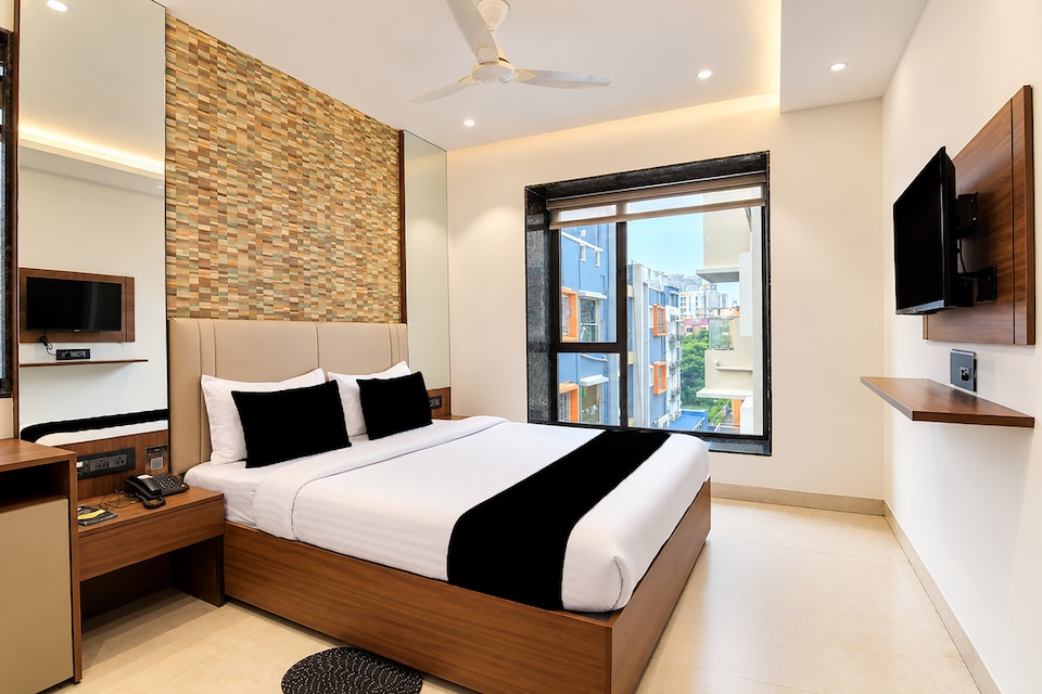 Super Townhouse Oak DLF Newtown Bus Terminal, Rajarhat Kolkata, Kolkata