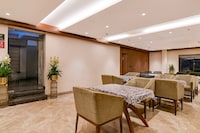 Super Townhouse Oak DLF Newtown Bus Terminal