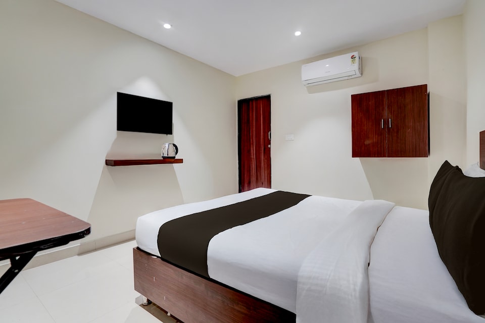 Super Hotel O Pydithalli Ammavari Temple Vizianagaram, Vizianagaram Railway Station, Vizianagaram