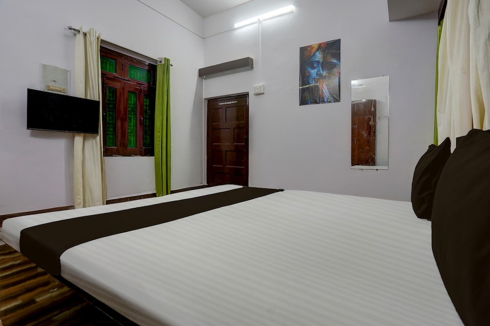 SPOT ON Alakh Kashi Homestay, Sigra, Varanasi