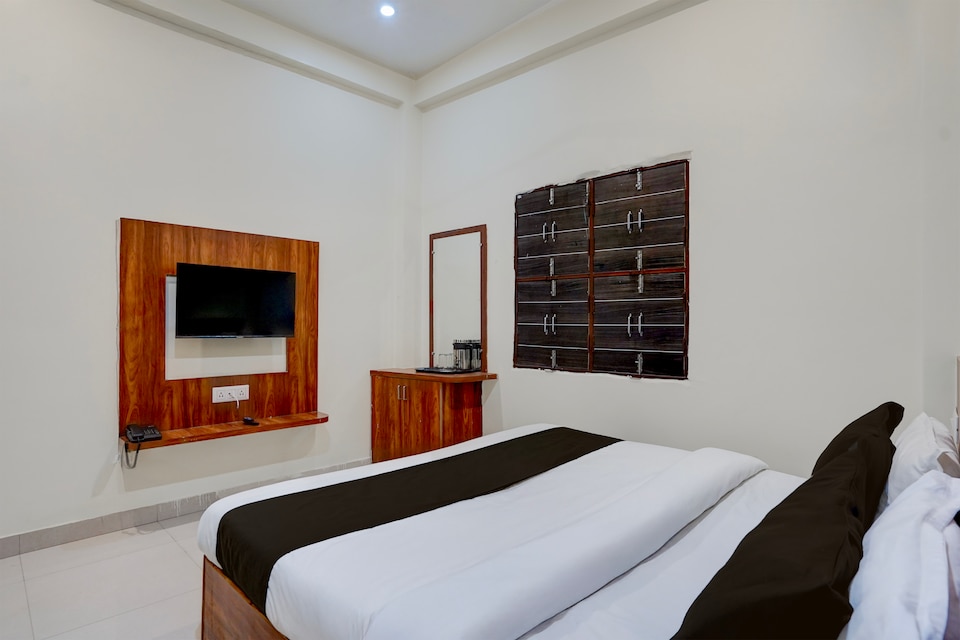 Hotel O Shree Kedar Grand, Lanka, Varanasi