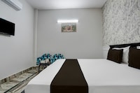 Hotel O The Classic Crown Hotel & Resort