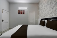 Hotel O The Classic Crown Hotel & Resort
