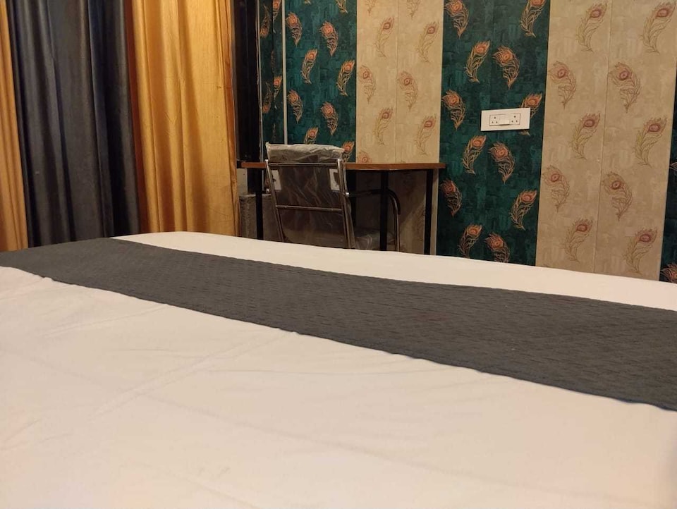 Hotel O THE UNIQUE HOTEL & RESORT, Khalilabad, Khalilabad