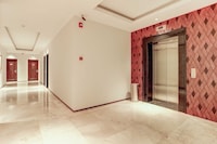 Dancenter Premium Legian Hotel