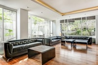 Dancenter Premium Legian Hotel