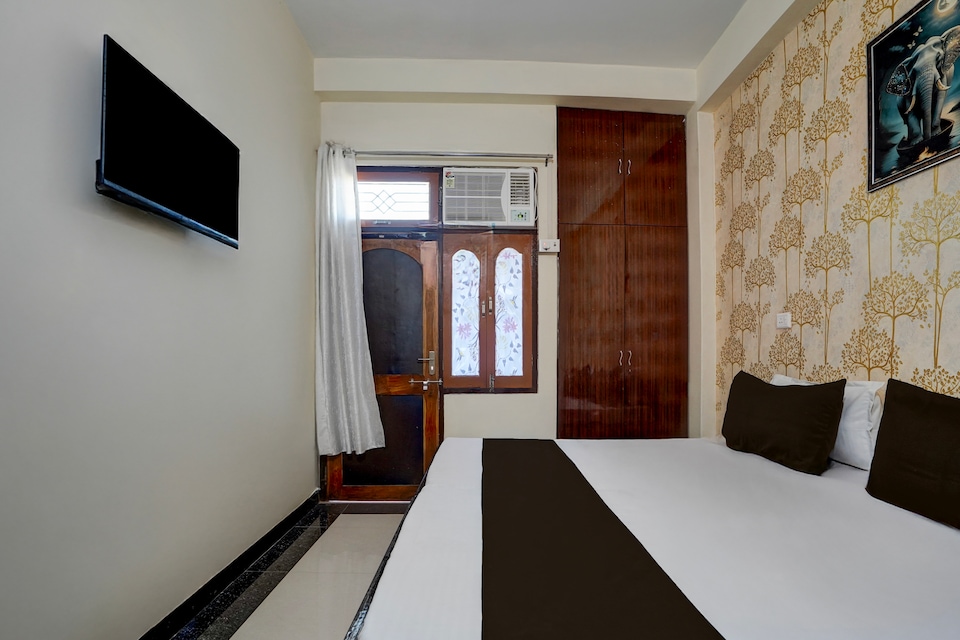 Hotel O Royal Galaxy Inn Guest house, Sigra, Varanasi