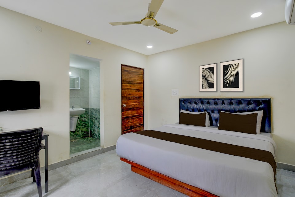 HOTEL O DOLPHIN LUXURY AC ROOMS, Kukatpally, Hyderabad