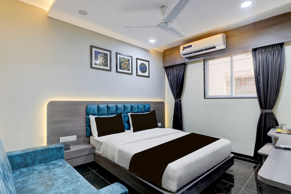 Super HOTEL O R TOWN  , Alkapuri Vadodara, Vadodara