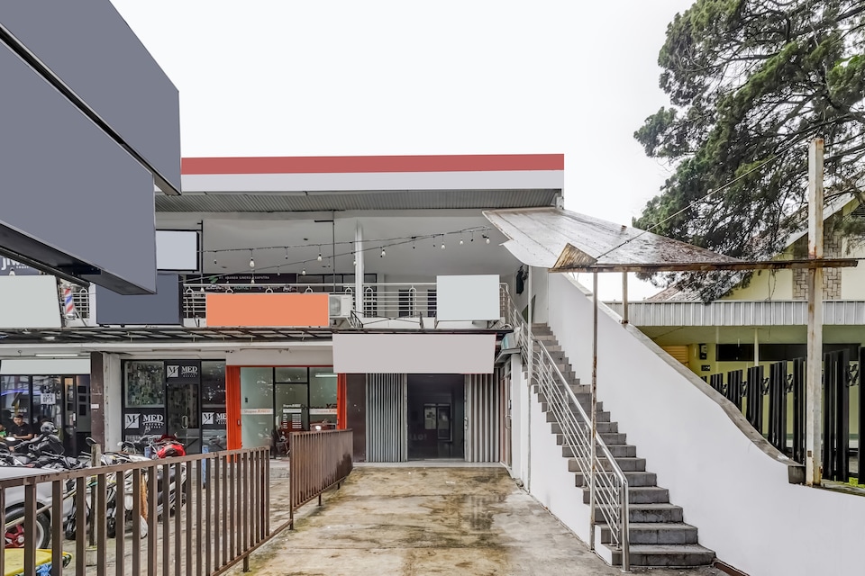 SPOT ON 94730 The Chatter Place Dipatiukur, Bandung, Bandung