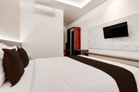 Townhouse OAK Near The Park Mall Semarang Formerly Semarang Boutique Hotel