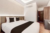 Townhouse OAK Near The Park Mall Semarang Formerly Semarang Boutique Hotel